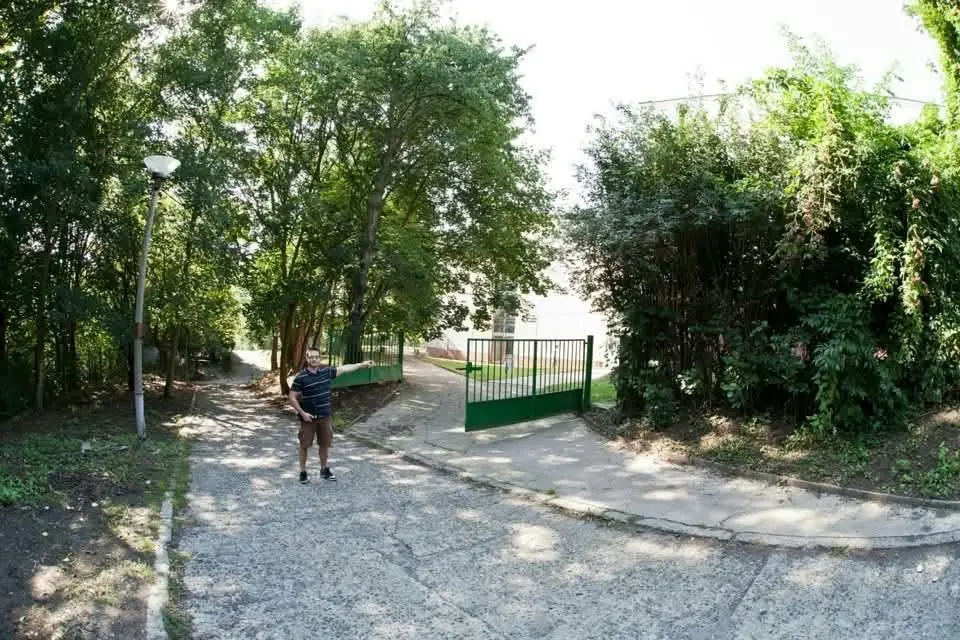 Vstup zadní branou